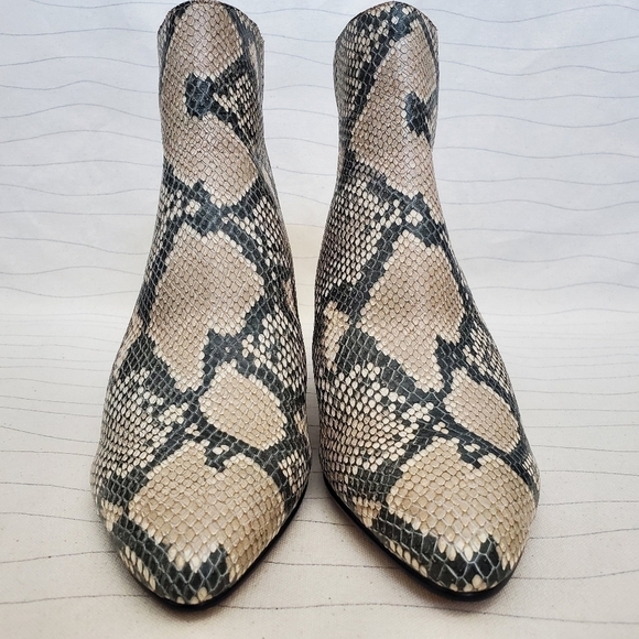 NEW Dolce Vita Womens Shanta Pointed Toe Snake Print Leather Boot Back Zip Sz 8 - Picture 3 of 11